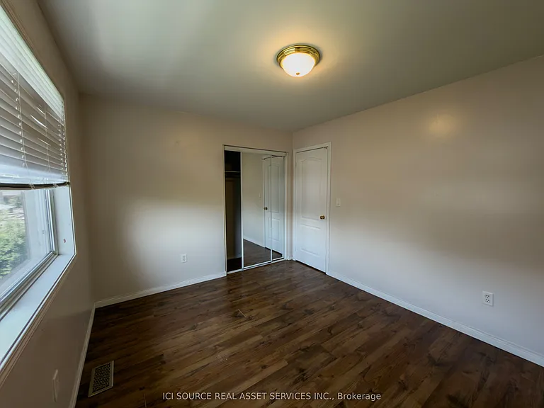 1573 Evans Ter — Photo 32