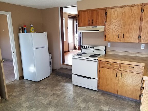 All kitchen appliances included