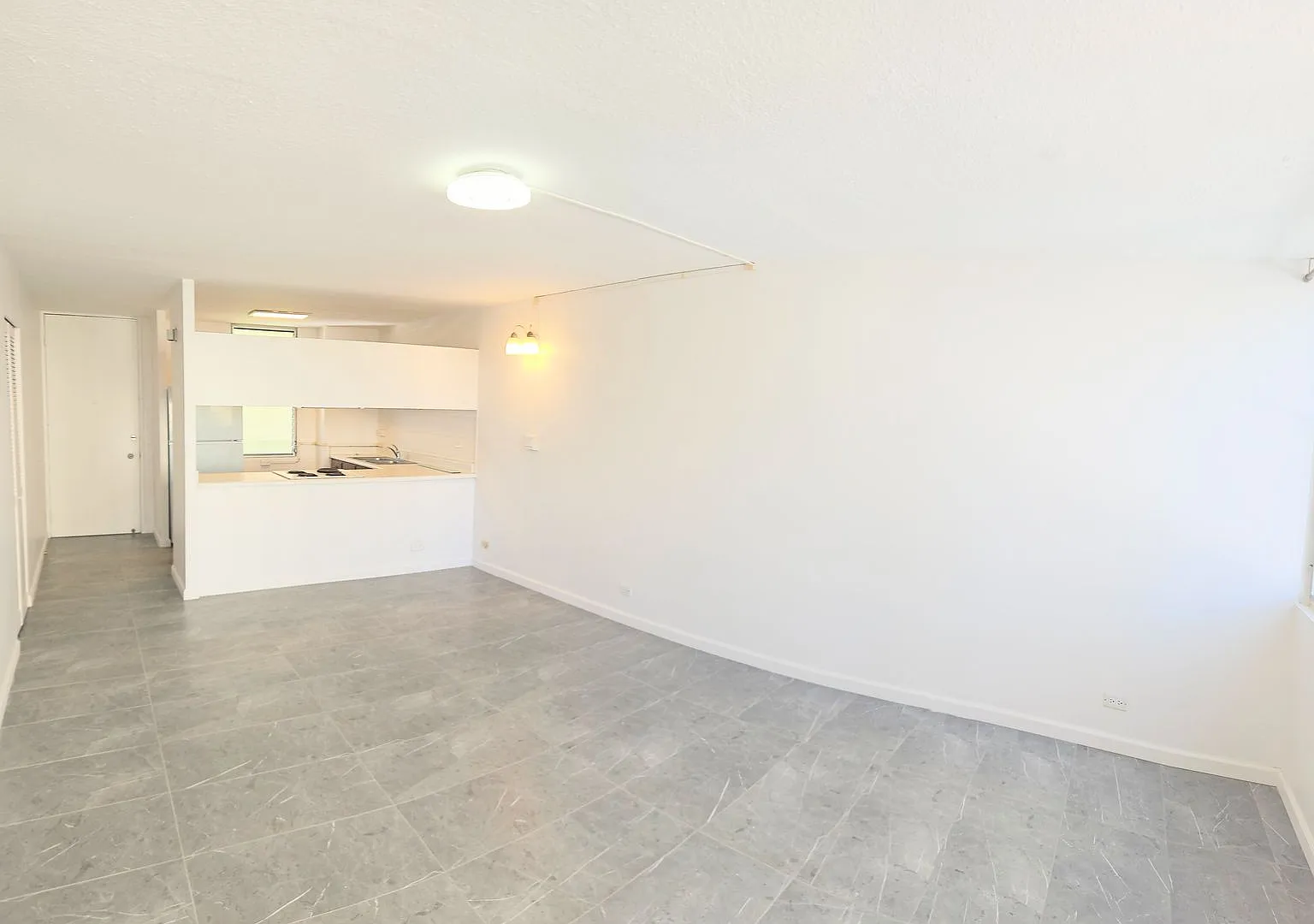 Salt Lake Likini West 1 Bedroom 1 Bathroom 1 Parking Condominium — Photo 1