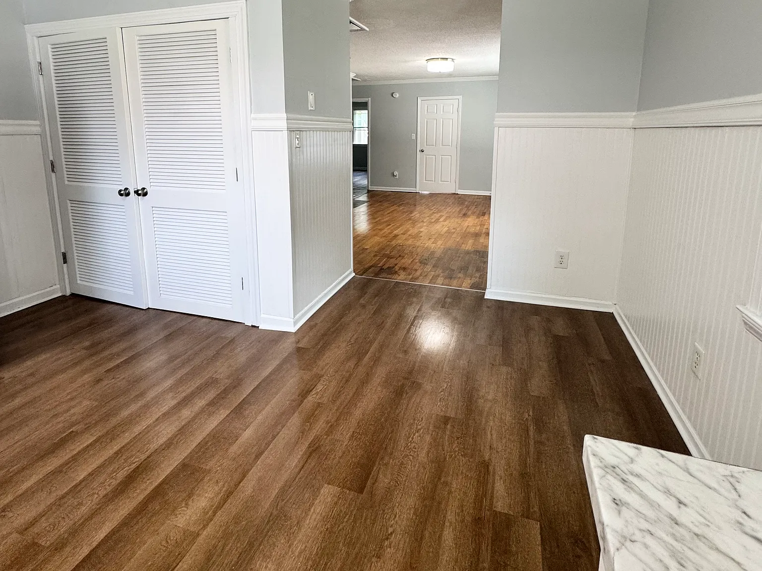 3 bed, 900 sqft, $1,400 — Photo 4