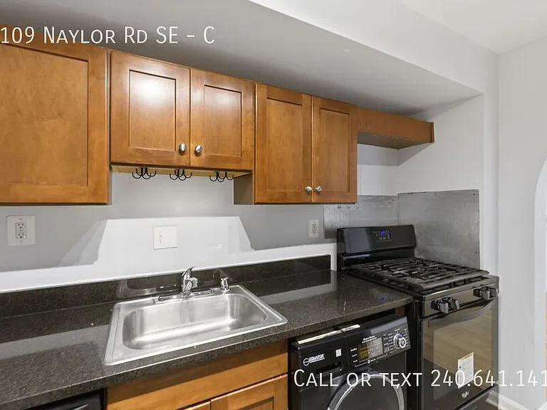 3109 Naylor Rd SE #C — Photo 2