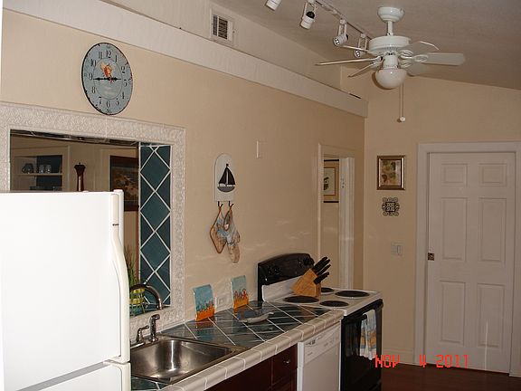 704 KITCHEN PHOTO_12302015