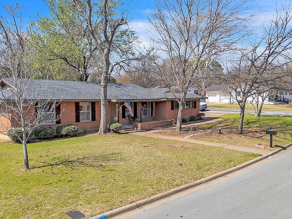 1st image of 709 Hurstview Dr