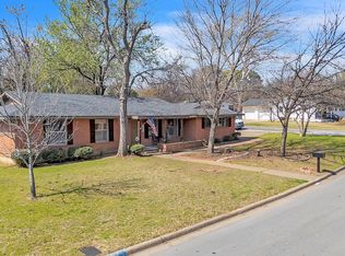 709 Hurstview Dr, Hurst, TX 76053