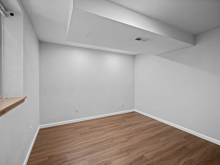 412 E Piper Glen Ct — Photo 9