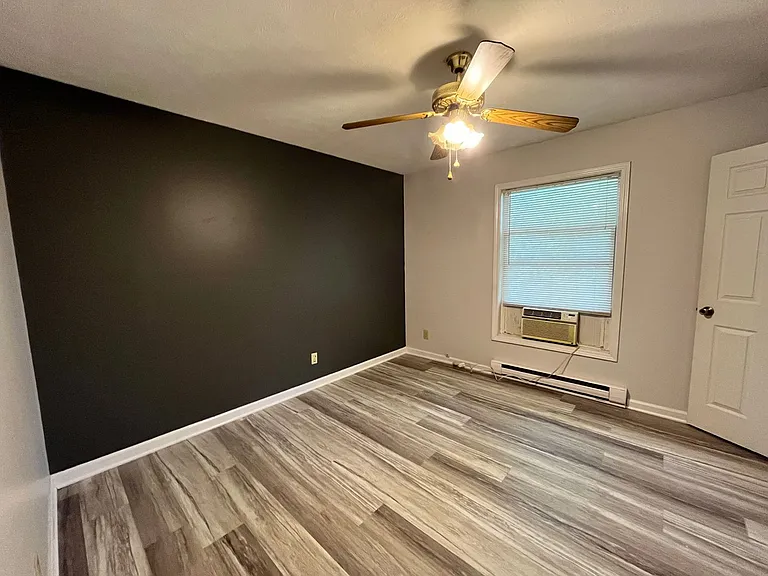 210 S Walnut St — Photo 8