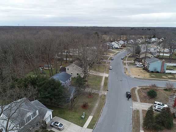 2nd image of 1602 Briarwood Dr