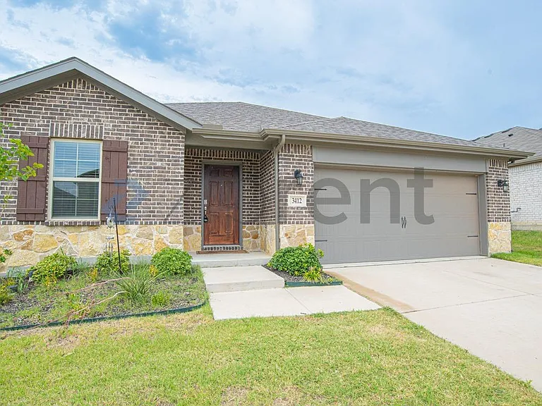 3412 Riverlawn Dr — Photo 2