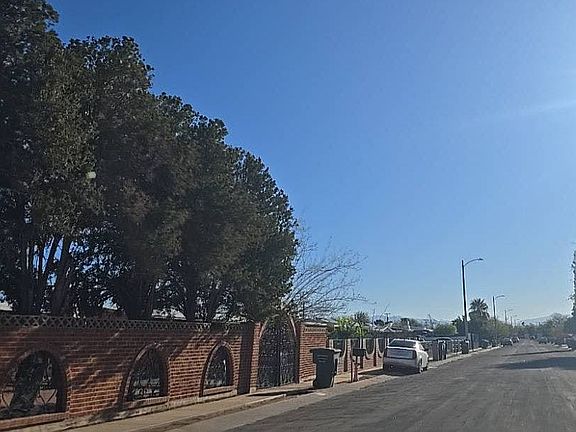 5th image of 158 W Calle Antonia