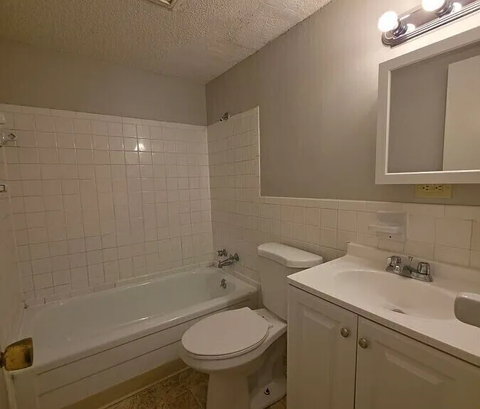1111 S Brookside Ave #1A — Photo 7