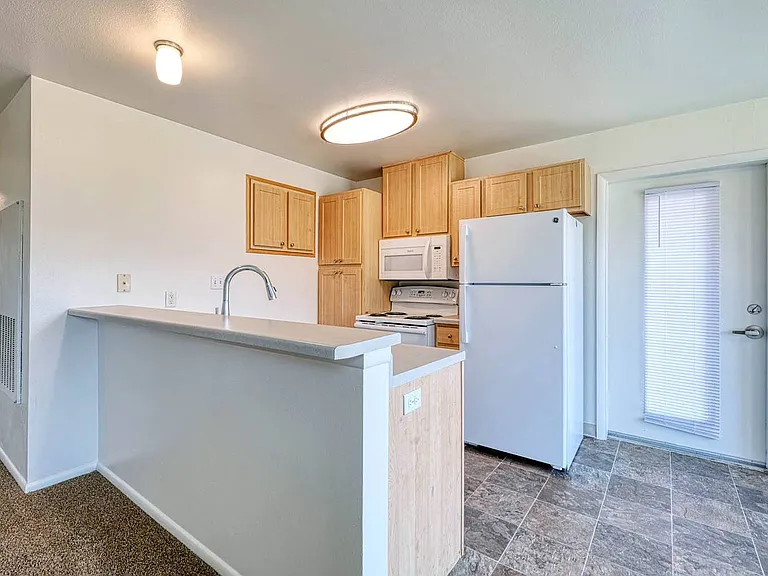 Balmoral Apartments — Photo 22