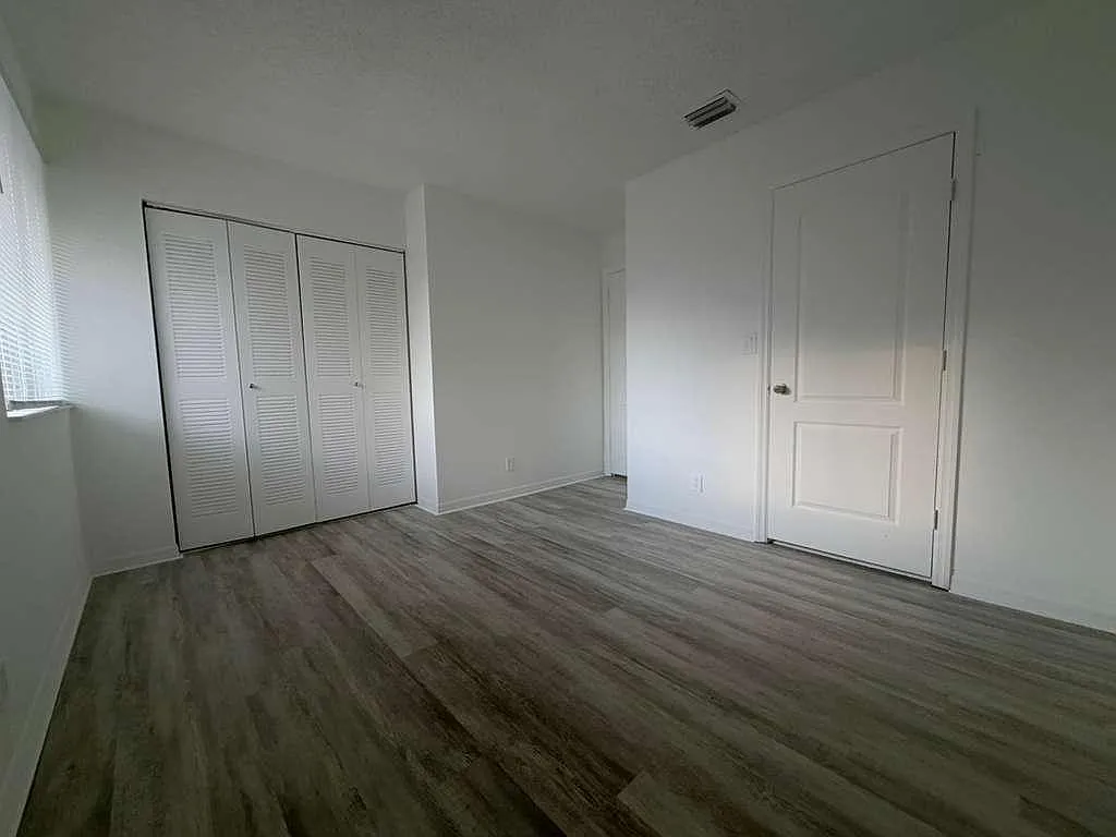 Building Photo - 21300 NE 8th Ct #3004