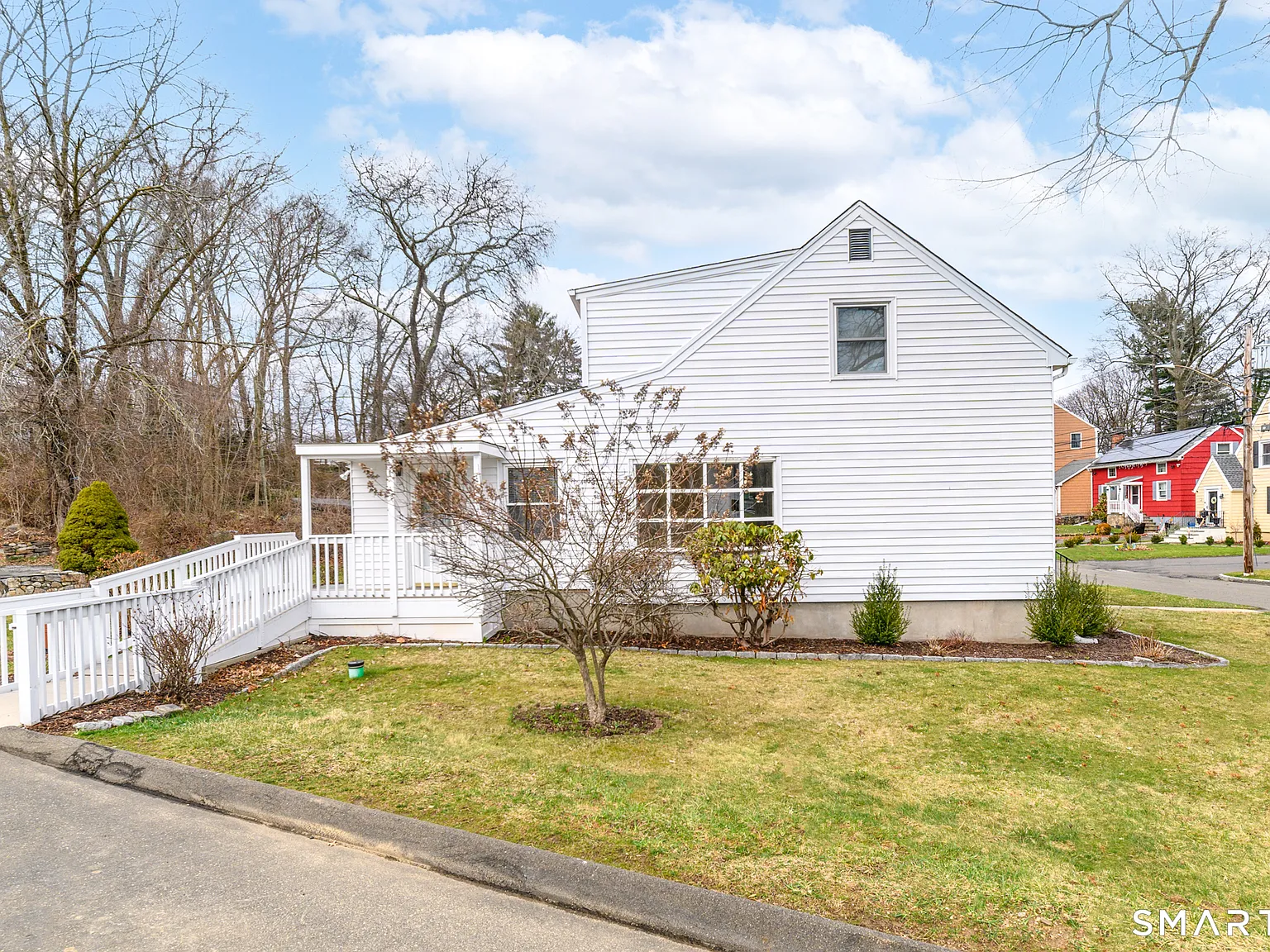 4 bed, 3.0 bath, 2544 sqft, $5,400 — Photo 3