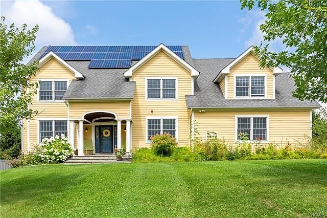 1st image of 3 Roosa Ln