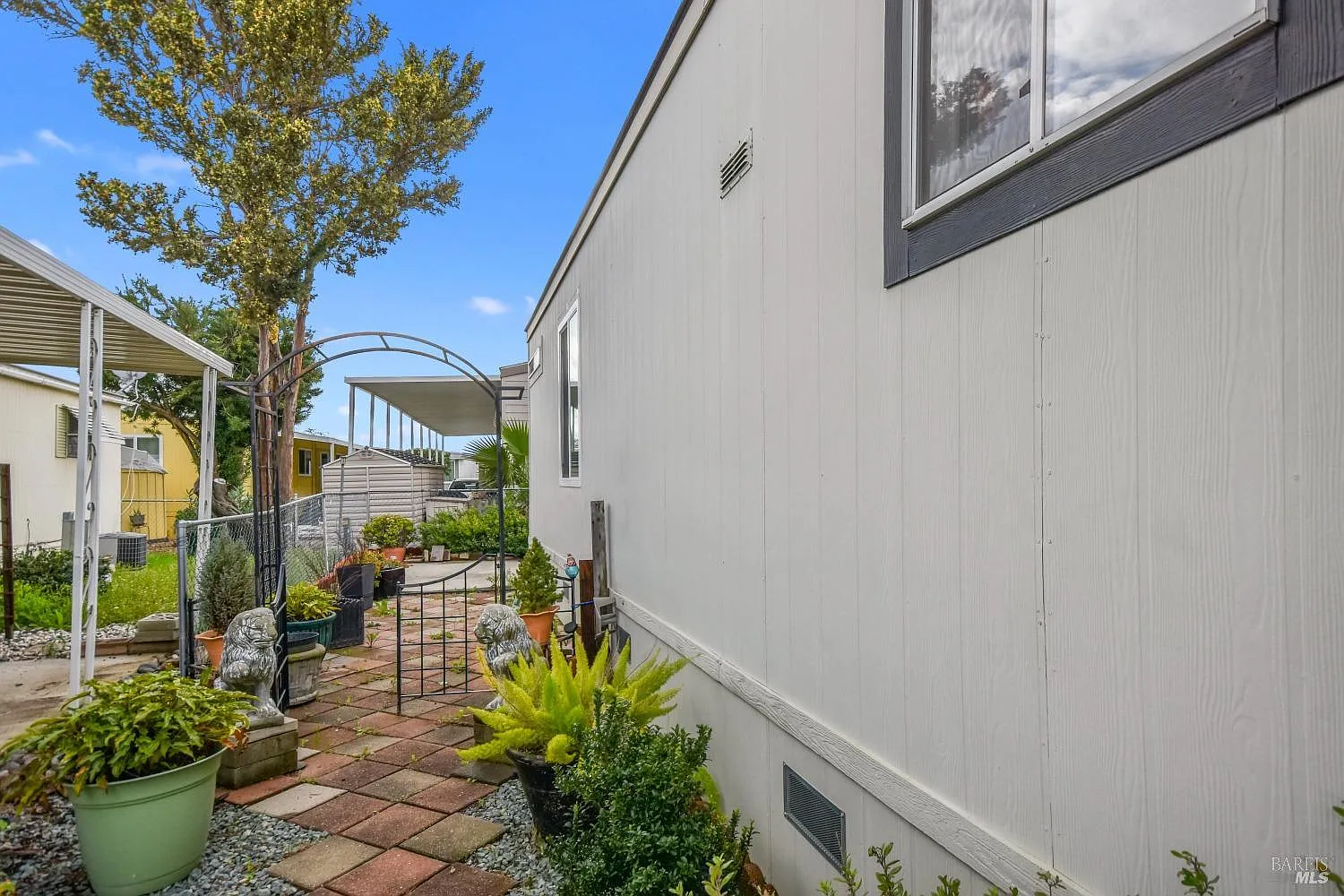 44 Lemon Tree Circle photo 1