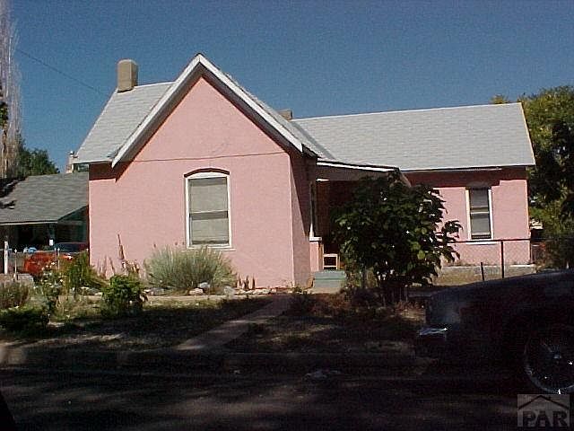 1st image of 621 E 5th St