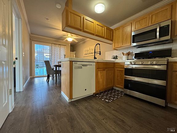 2nd image of 1501 La esplanada Place #321