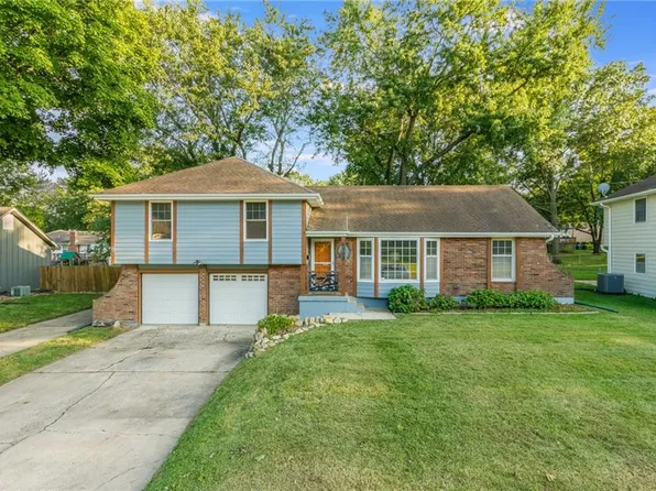 6709 E 126th St, Grandview, MO 64030