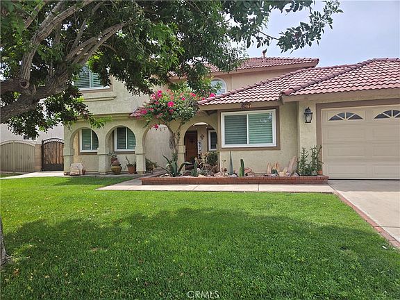 2nd image of 831 W El Molino St