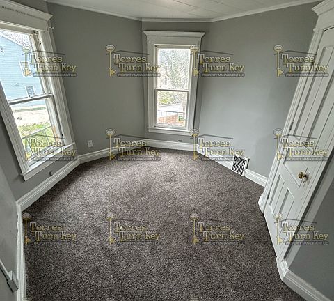 5th image of 131 Baldwin St