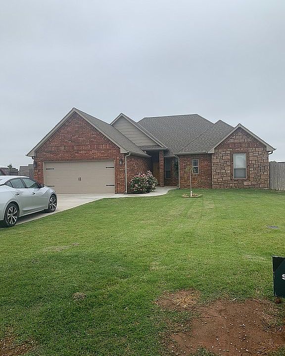 2nd image of 10847 NE Marigold Ln