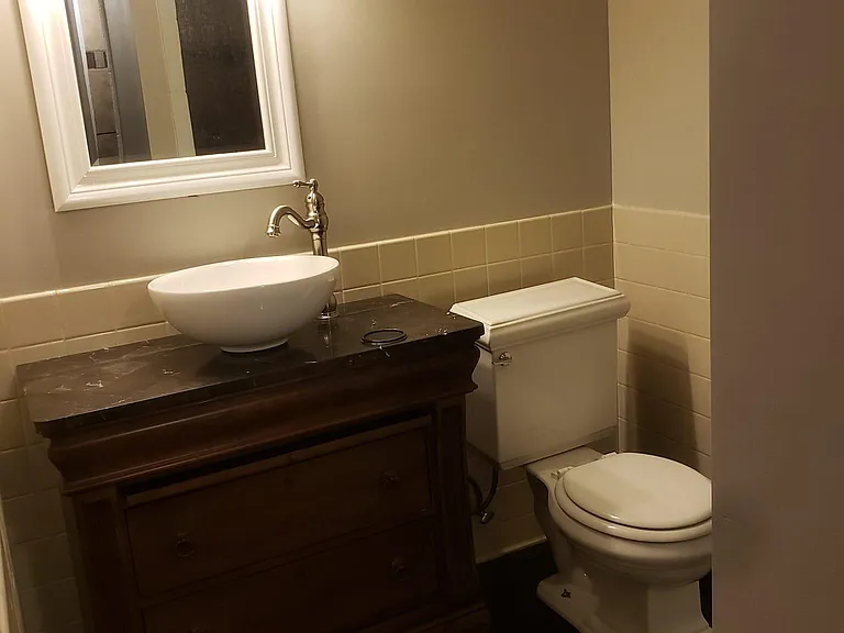 405 Creek Ln — Photo 17