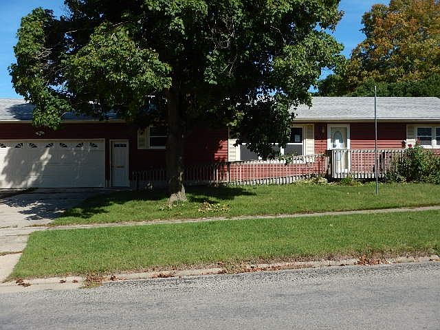 1st image of 617 2nd St SE