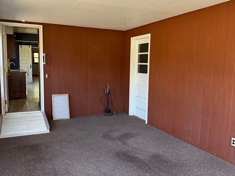 7734 E Rockton Rd — Photo 13