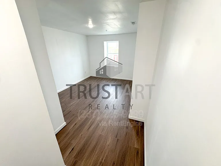 2317 N 15th St #5 — Photo 9