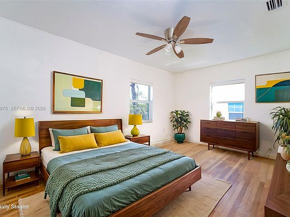 4th image of 1504 Funston St