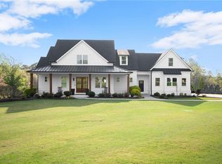 35 Happy Chair Ln, Hoschton, GA 30548
