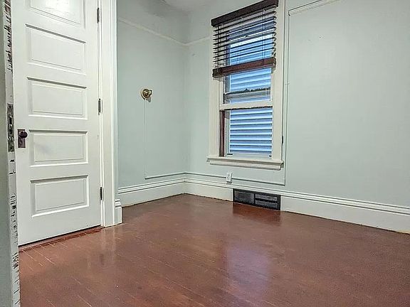 3rd image of 119 N Blair St #119