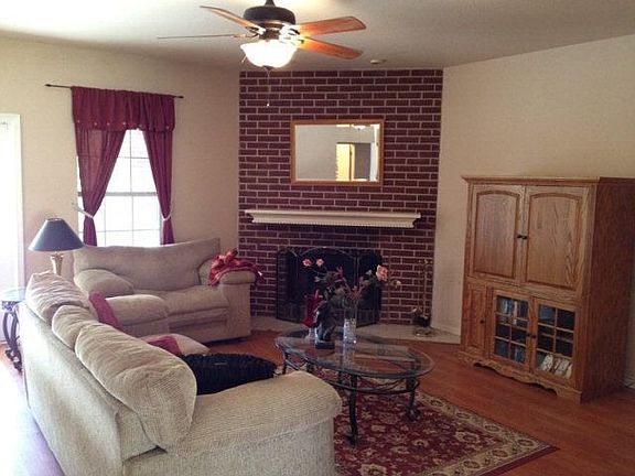 2nd image of 633 Center St