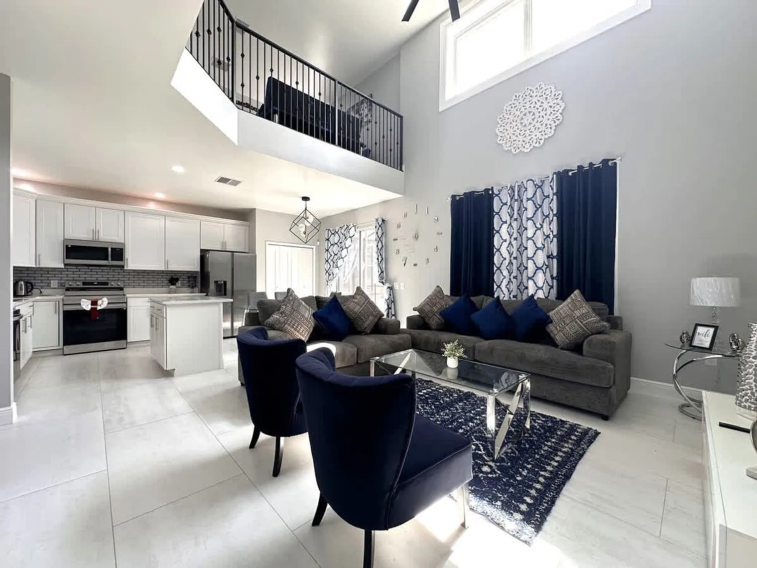 6 bed, 4.0 bath, 2863 sqft, $9,292 — Photo 1