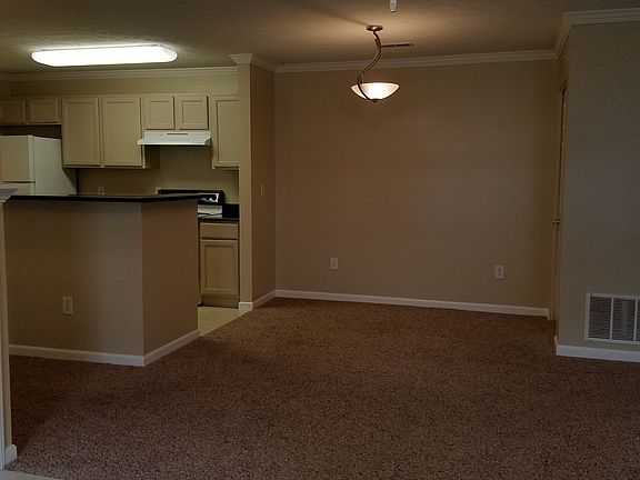 4th image of 15104 Lenox Dr Unit 404