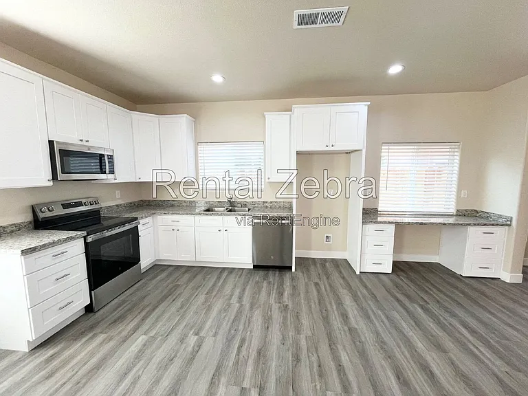 1310 Playa Del Rey Dr — Photo 7