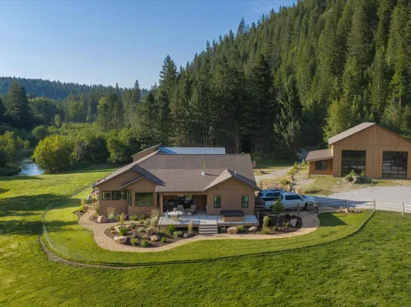 822 Little Spokane River Rd, Newport, WA 99156