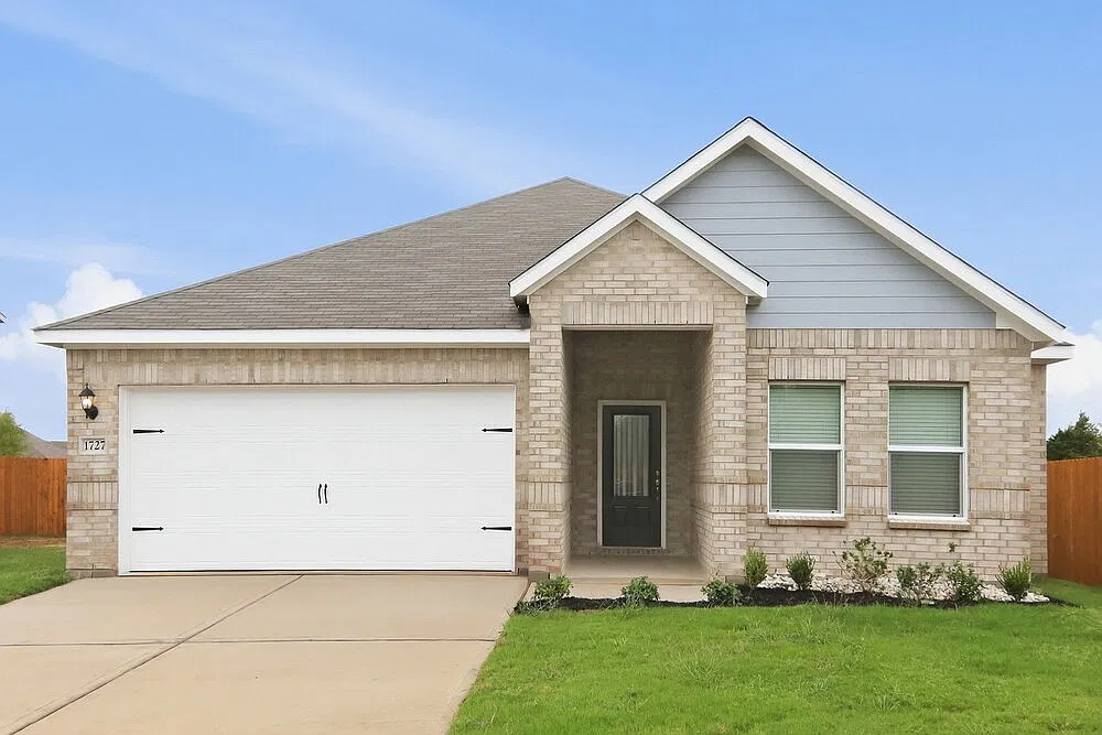 3 bed, 2.0 bath, 1602 sqft, $2,230 — Photo 1