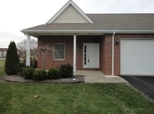 11 Manor Dr, Grove City, PA