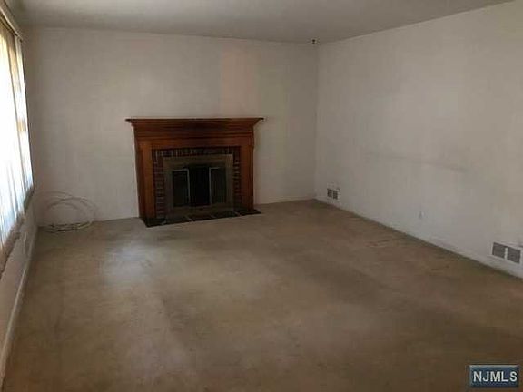 3rd image of 565 Westwood Ave