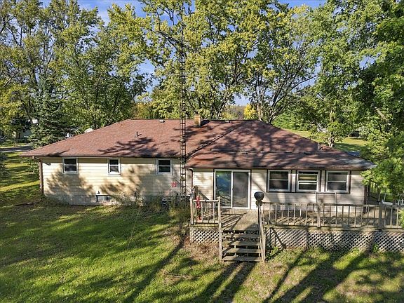 4th image of 30399 Prairie St