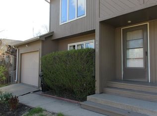 1430 Eastview Dr, Coralville, IA 52241