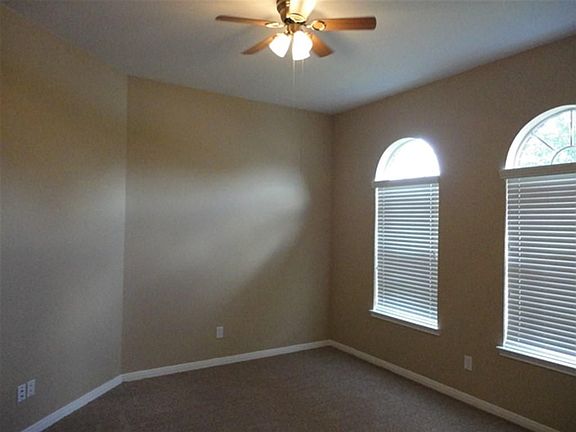 3rd image of 1207 Magnolia Dale Dr