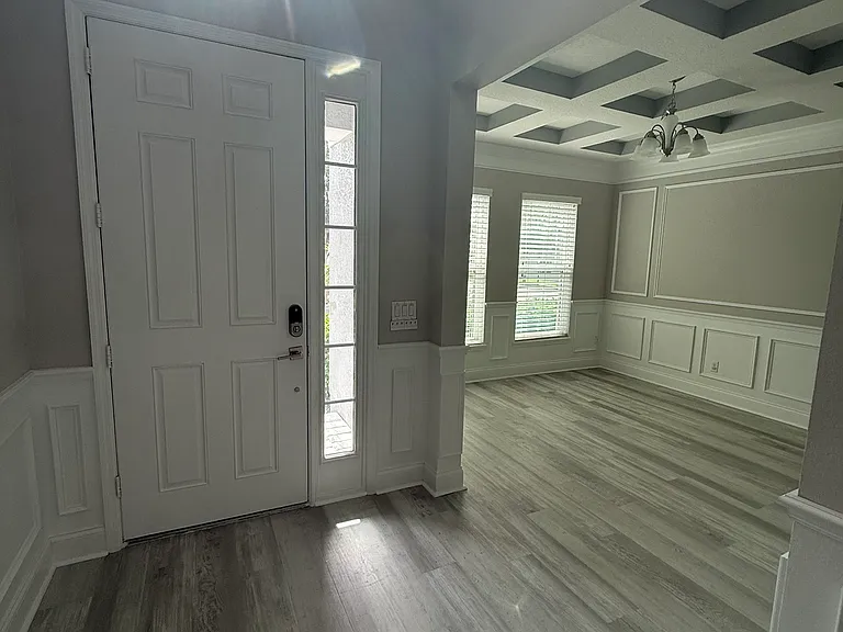 Entry / Foyer