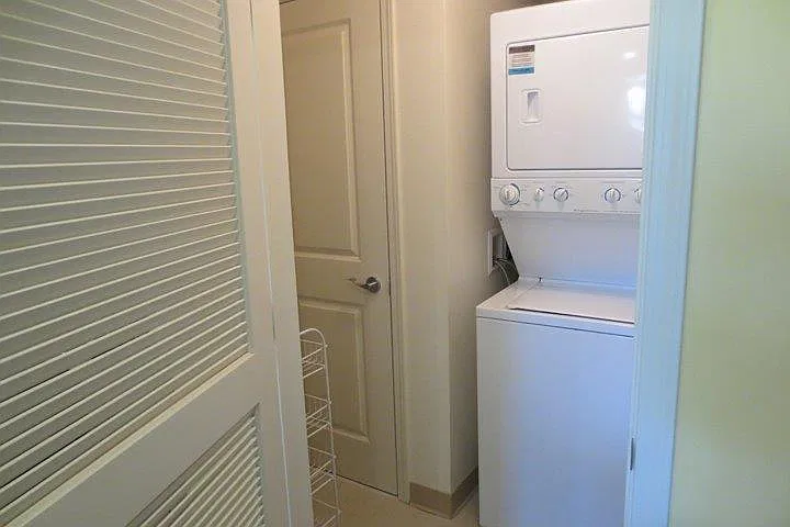 1 bed, 692 sqft, $2,750 — Photo 3