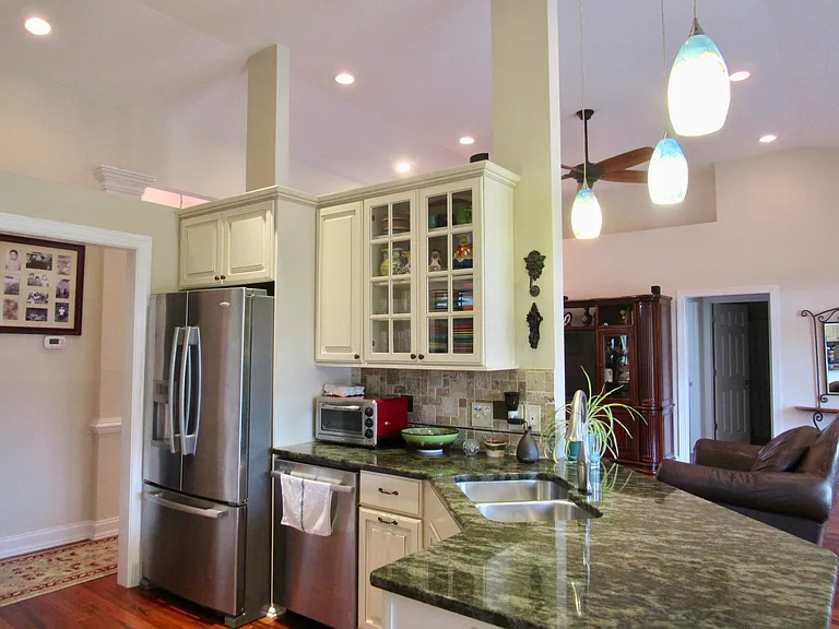 1271 Greenbriar Dr — Photo 23