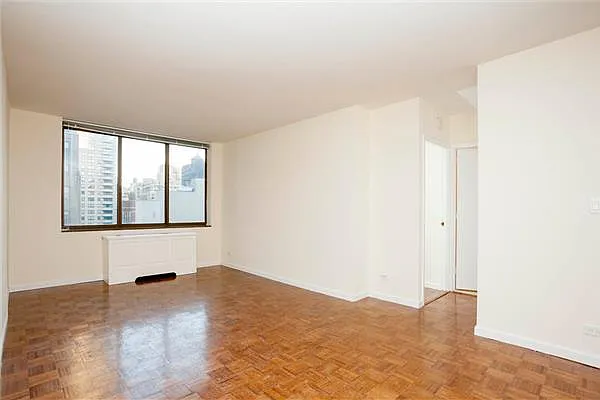 Rented by Mirador Real Estate | media 23