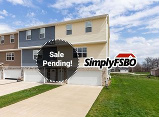 719 Cox Ct, Le Claire, IA 52753