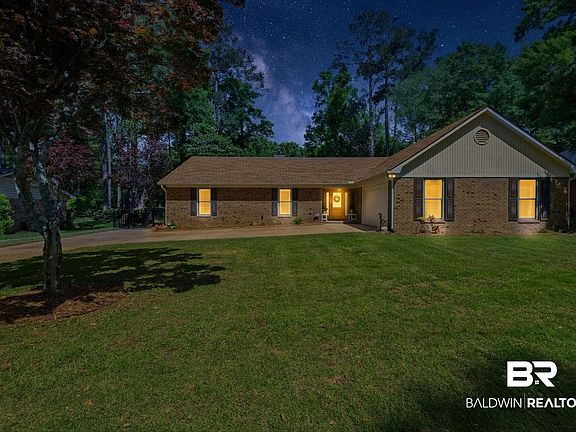 2nd image of 107 Ferncliff Cir