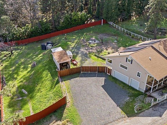 5th image of 549 Glenwood Rd